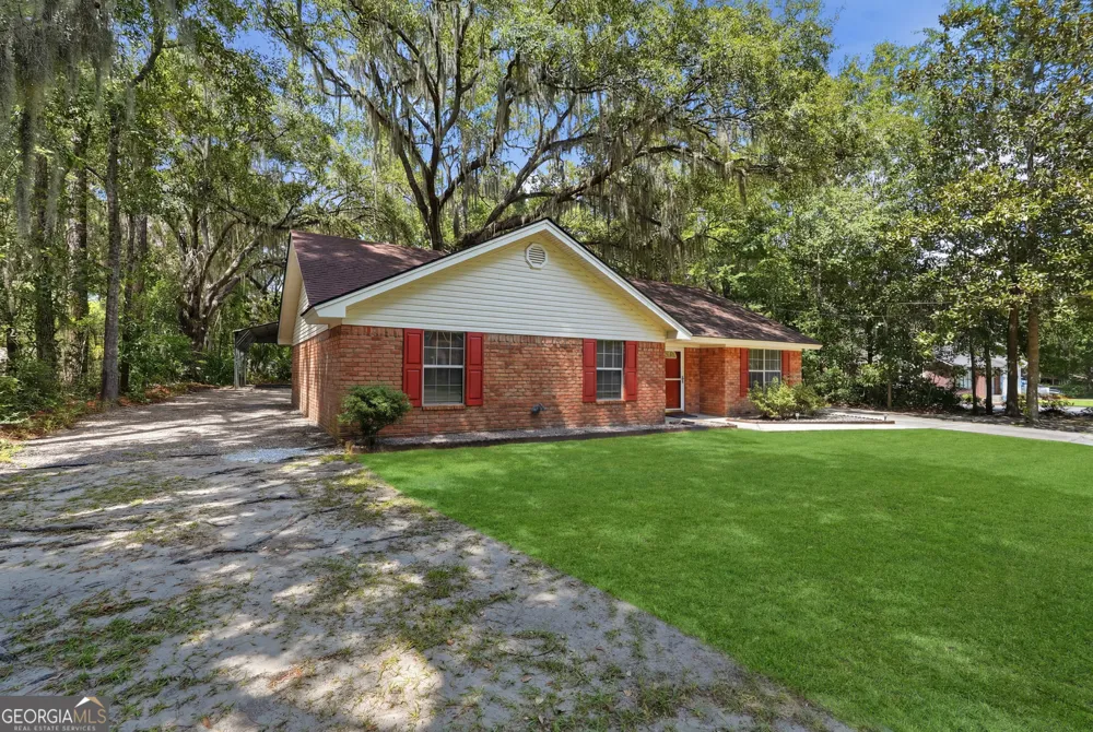 107 E Mills AVE Hinesville, GA 31313