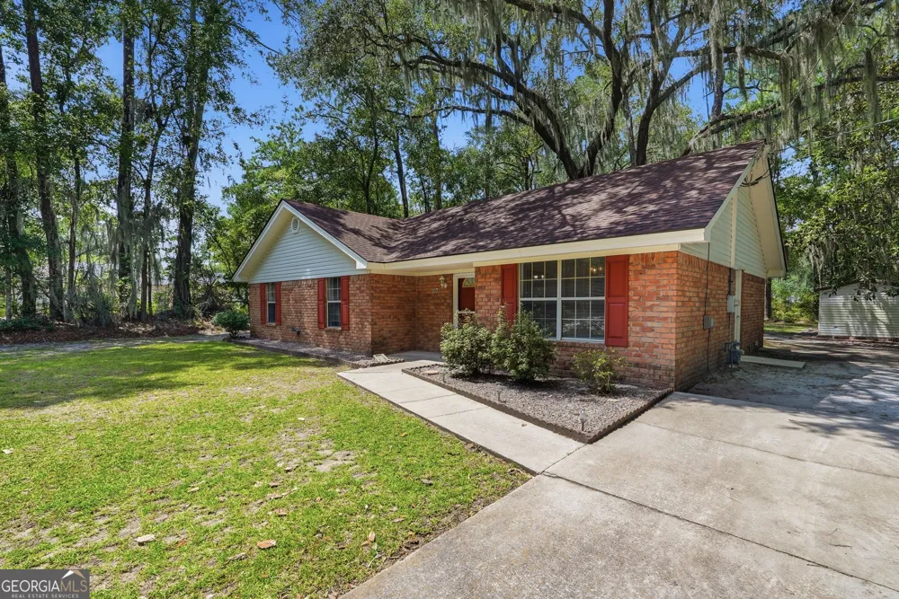 107 E Mills AVE Hinesville, GA 31313