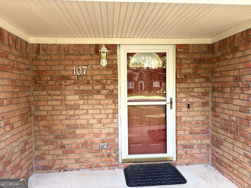 107 E Mills AVE Hinesville, GA 31313