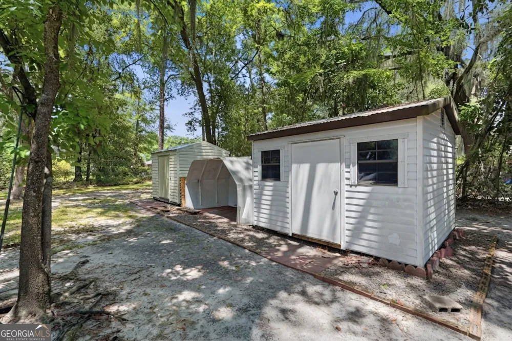 107 E Mills AVE Hinesville, GA 31313