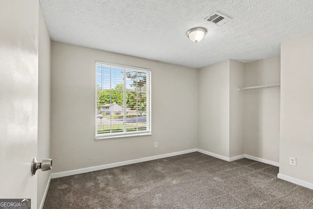 2196 Scarbrough DR Stone Mountain, GA 30088