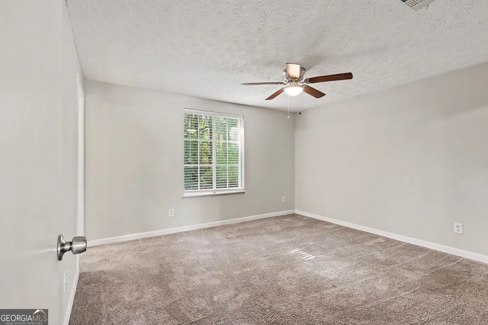 2196 Scarbrough DR Stone Mountain, GA 30088