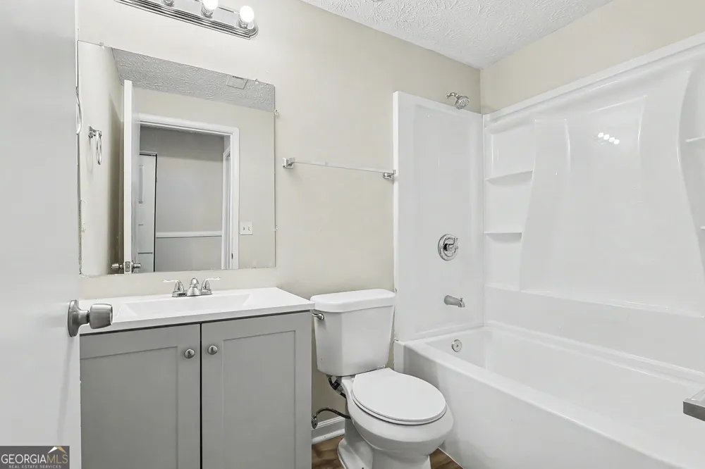 2196 Scarbrough DR Stone Mountain, GA 30088