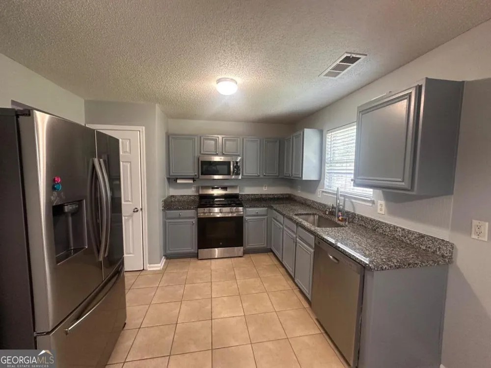 4935 Notting Glen LN Snellville, GA 30039