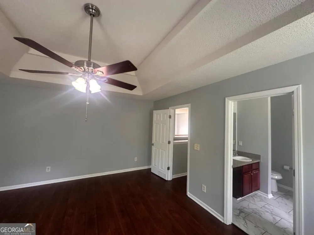4935 Notting Glen LN Snellville, GA 30039
