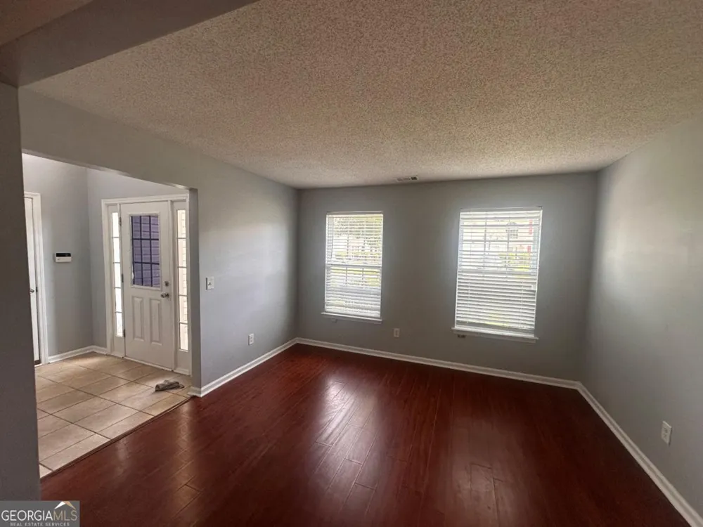 4935 Notting Glen LN Snellville, GA 30039
