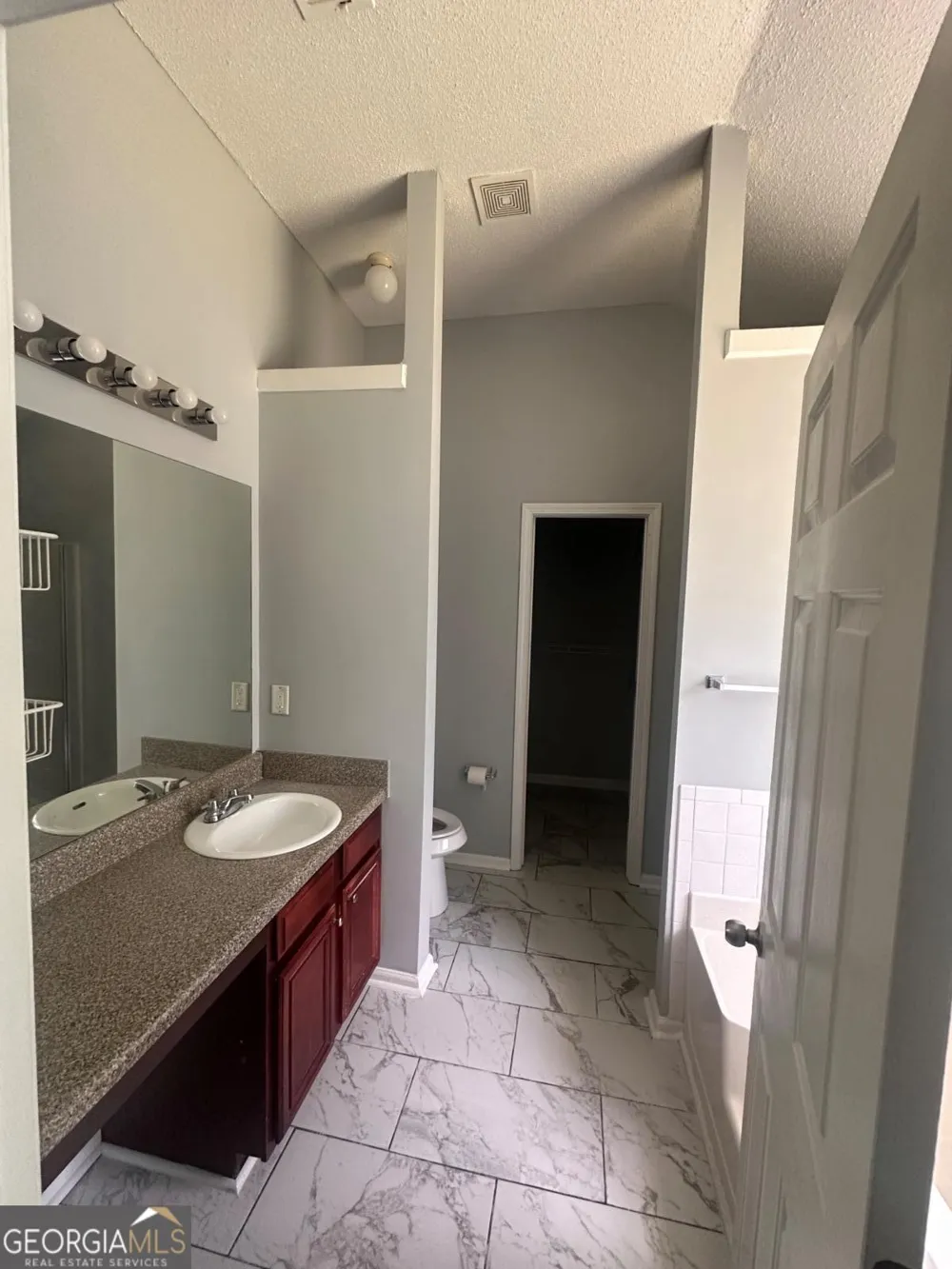 4935 Notting Glen LN Snellville, GA 30039