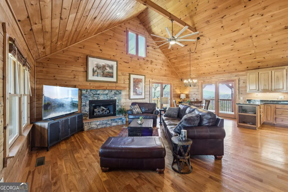 503 Ranch Mountain DR Dahlonega, GA 30533
