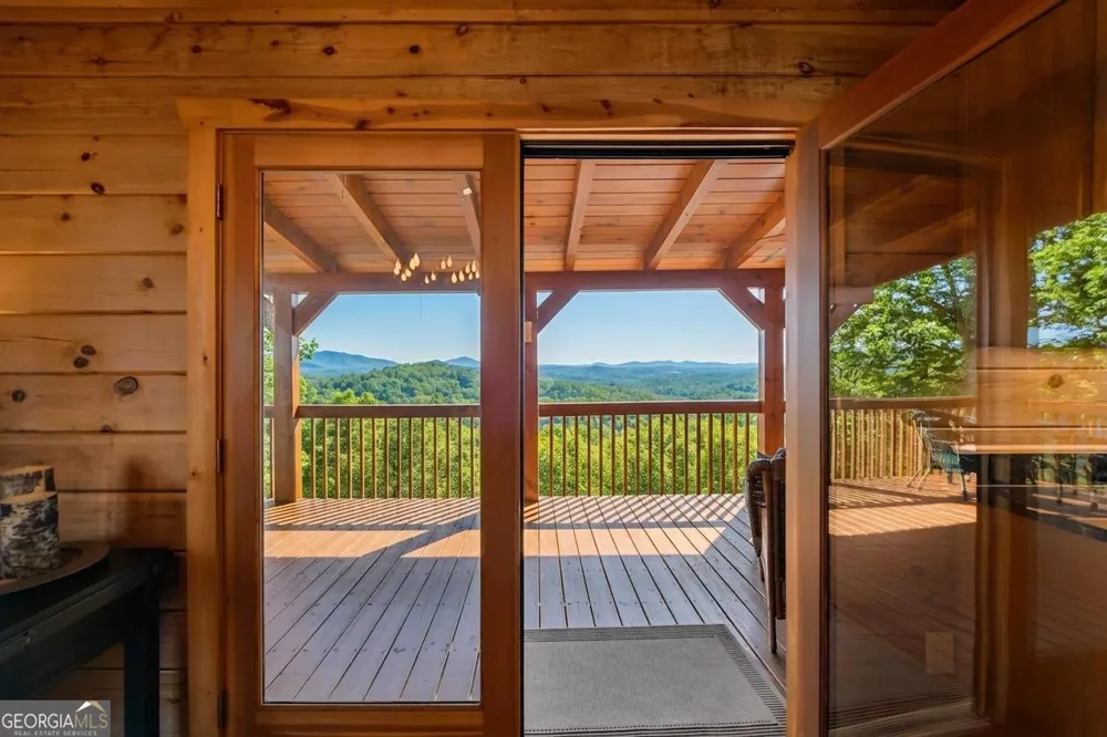 503 Ranch Mountain DR Dahlonega, GA 30533
