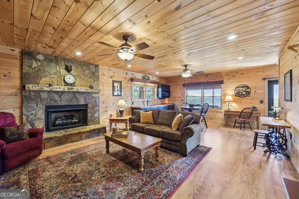 503 Ranch Mountain DR Dahlonega, GA 30533