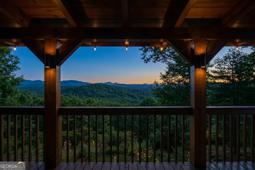 503 Ranch Mountain DR Dahlonega, GA 30533