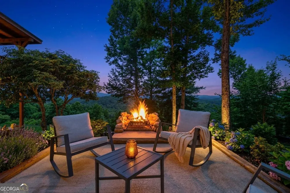 503 Ranch Mountain DR Dahlonega, GA 30533