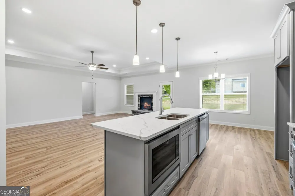 1000 Shoreline DR Madison, GA 30650