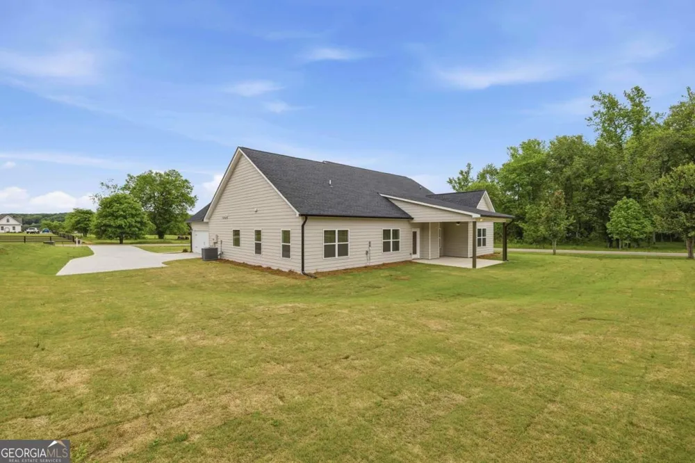 1000 Shoreline DR Madison, GA 30650