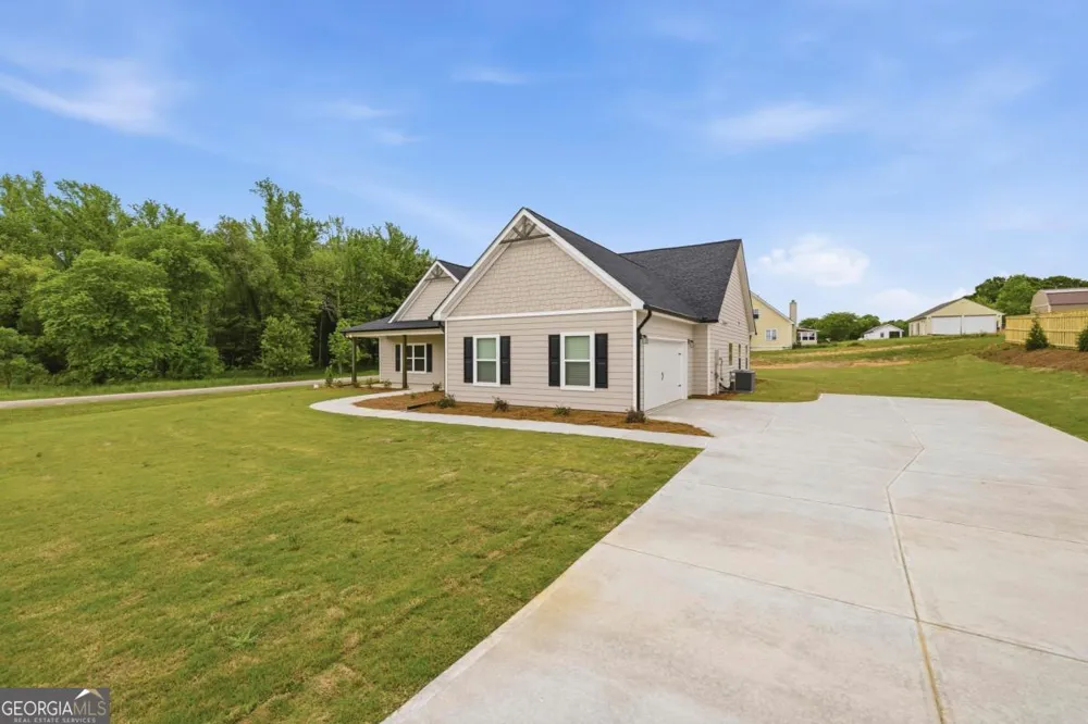 1000 Shoreline DR Madison, GA 30650