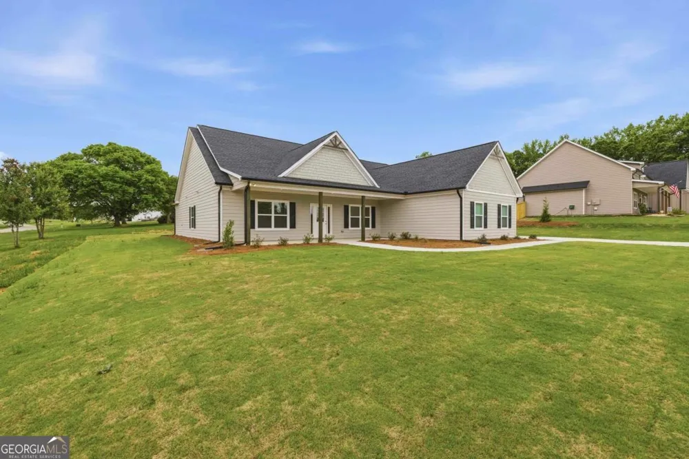 1000 Shoreline DR Madison, GA 30650