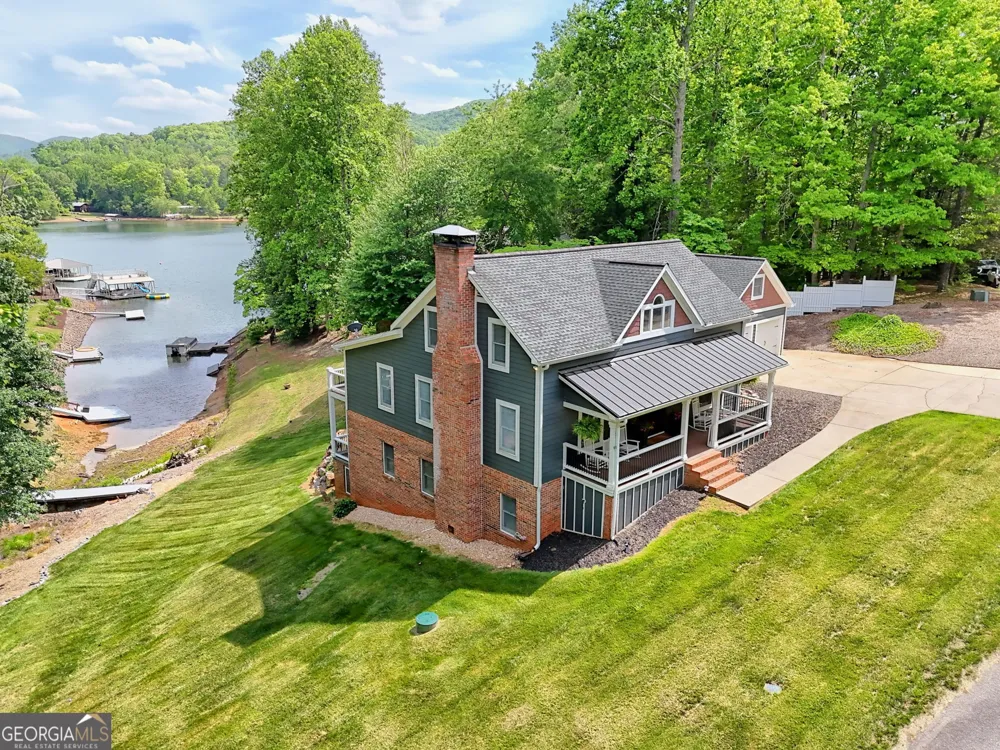 520 Long View DR Hiawassee, GA 30546