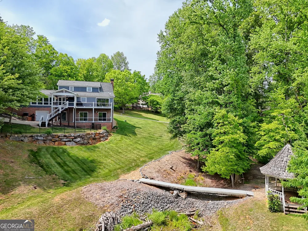 520 Long View DR Hiawassee, GA 30546