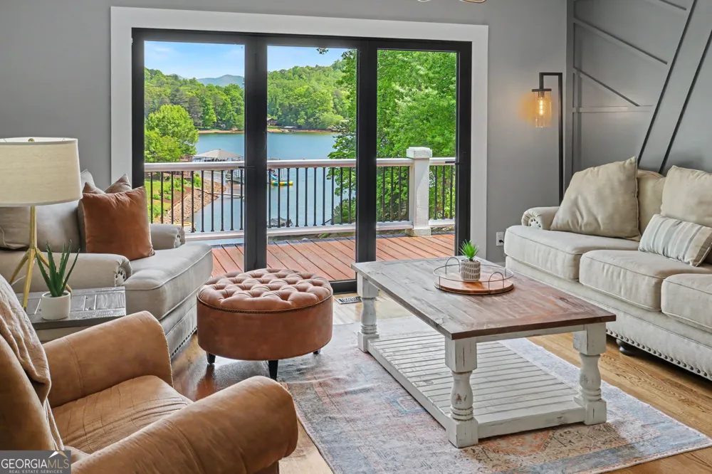 520 Long View DR Hiawassee, GA 30546