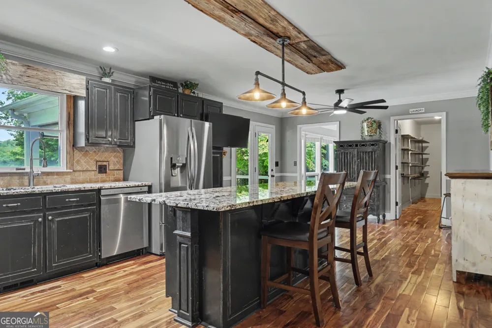 520 Long View DR Hiawassee, GA 30546