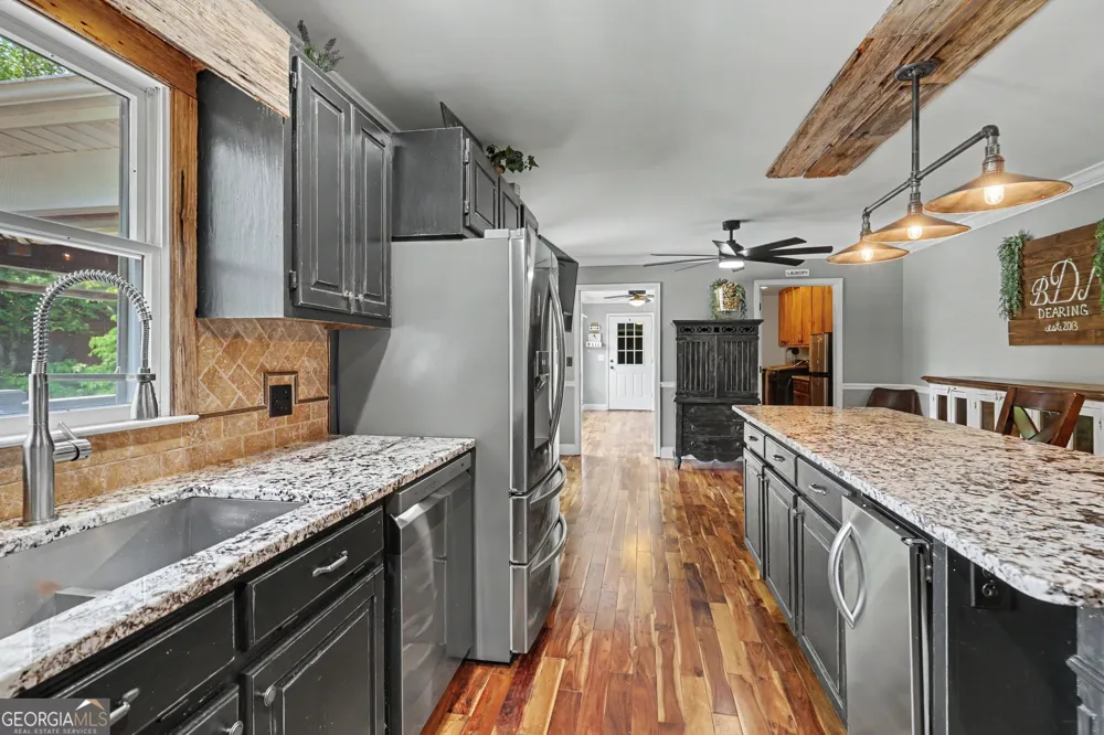 520 Long View DR Hiawassee, GA 30546