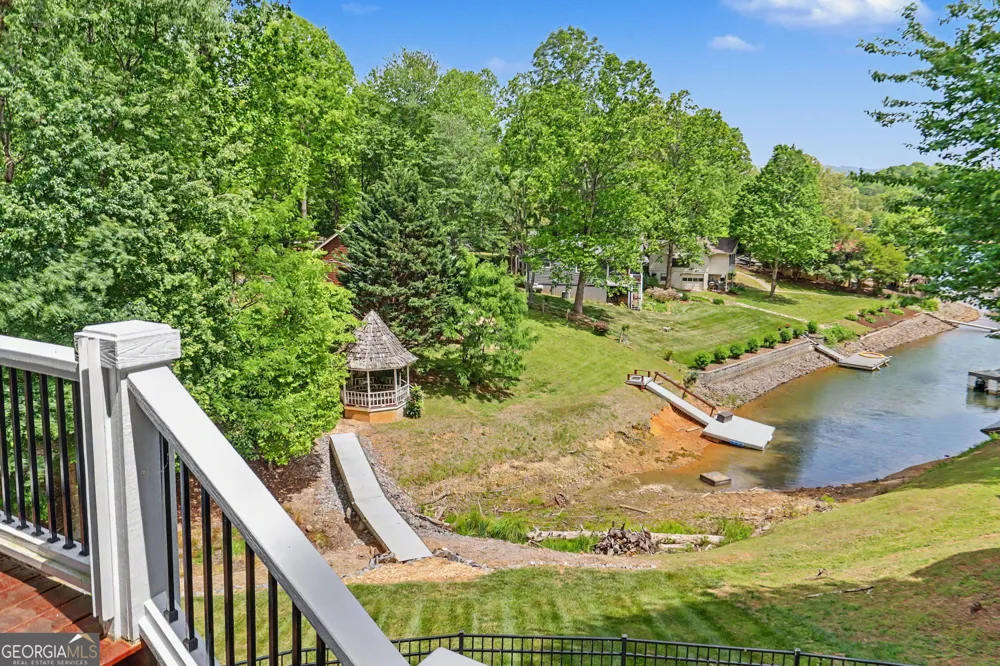 520 Long View DR Hiawassee, GA 30546
