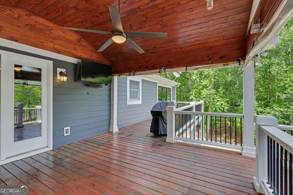 520 Long View DR Hiawassee, GA 30546