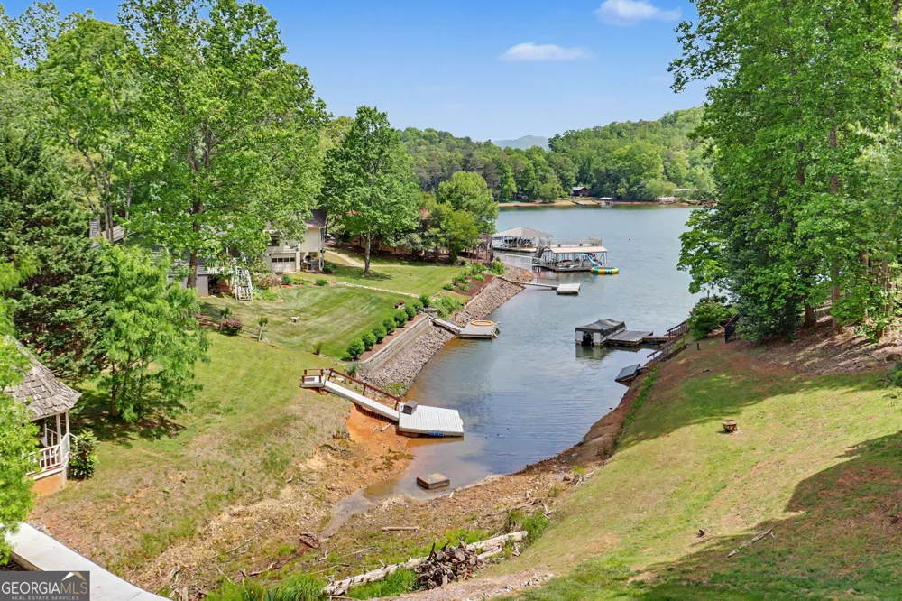 520 Long View DR Hiawassee, GA 30546