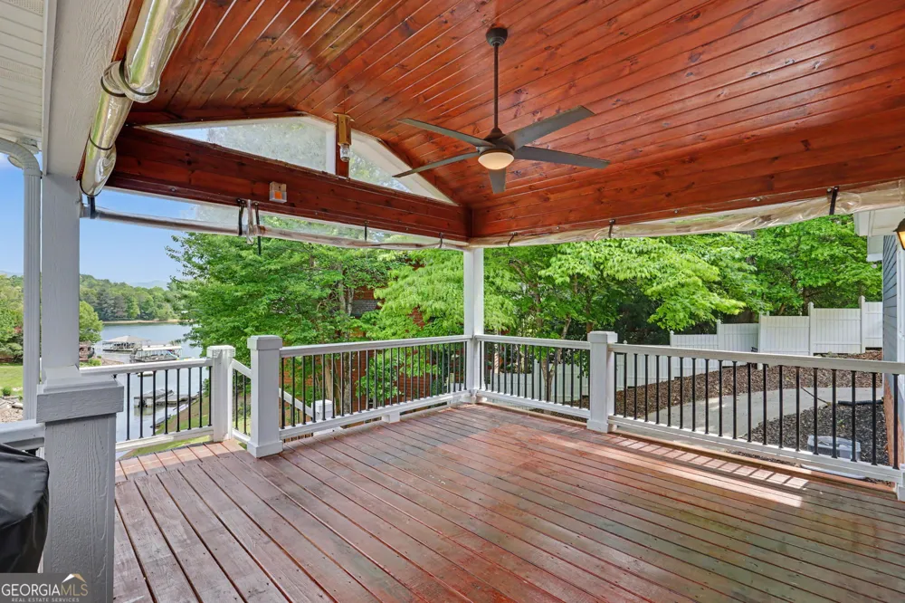 520 Long View DR Hiawassee, GA 30546