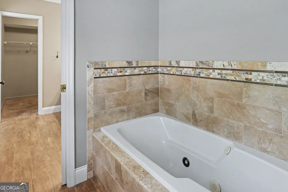 520 Long View DR Hiawassee, GA 30546
