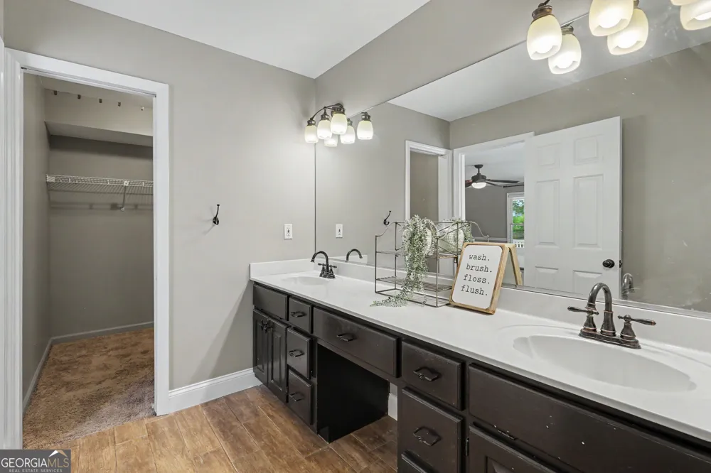 520 Long View DR Hiawassee, GA 30546