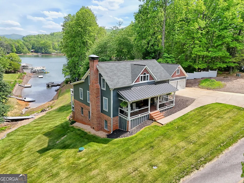 520 Long View DR Hiawassee, GA 30546