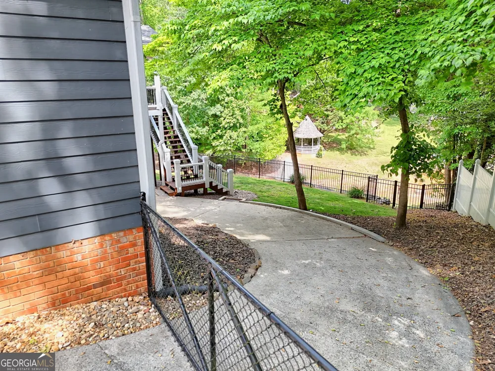 520 Long View DR Hiawassee, GA 30546