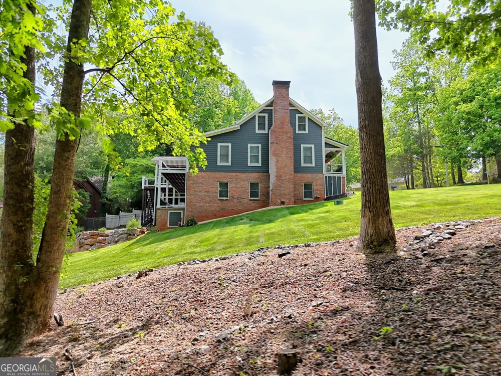 520 Long View DR Hiawassee, GA 30546