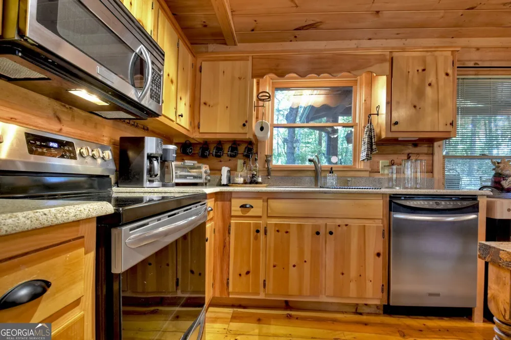 9 Joanna CT Cherry Log, GA 30522