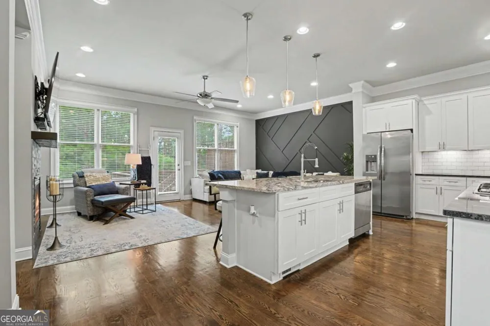 6921 Fellowship LN Flowery Branch, GA 30542