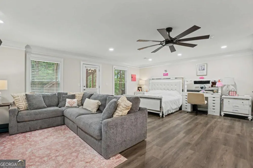 6921 Fellowship LN Flowery Branch, GA 30542