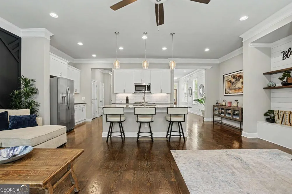 6921 Fellowship LN Flowery Branch, GA 30542