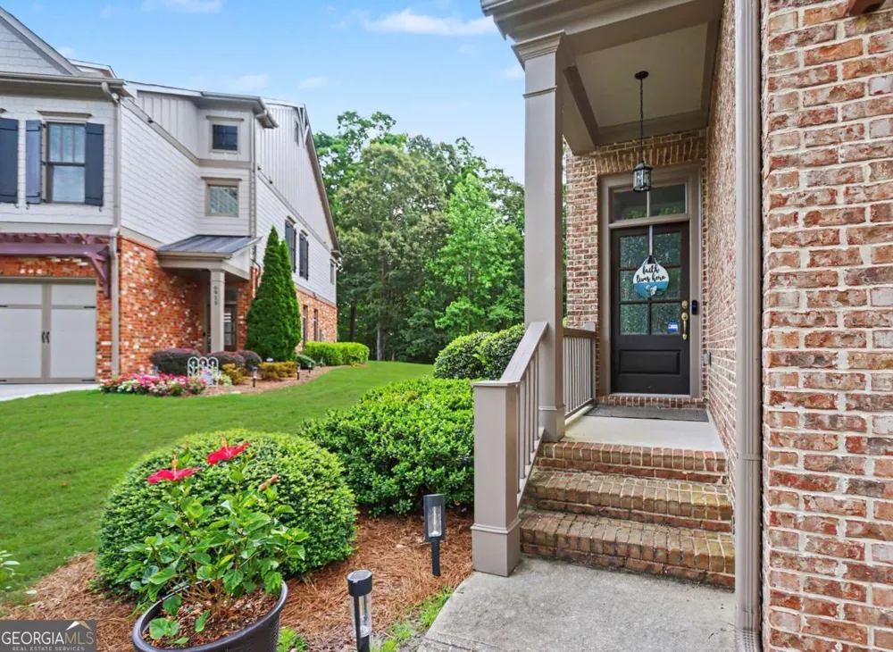6921 Fellowship LN Flowery Branch, GA 30542