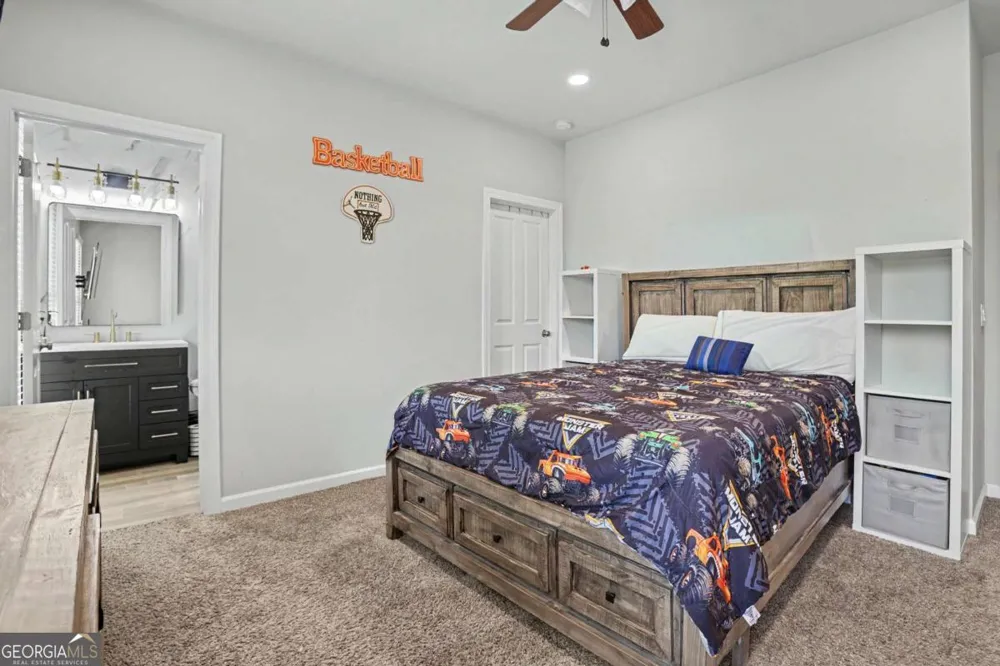6921 Fellowship LN Flowery Branch, GA 30542