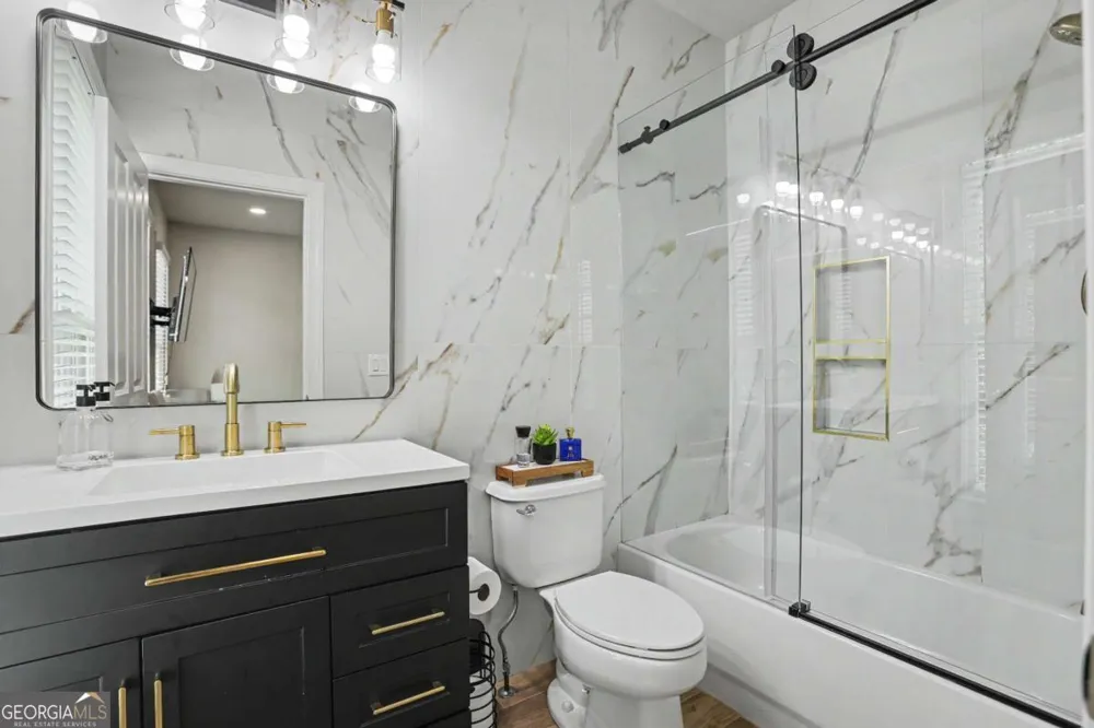 6921 Fellowship LN Flowery Branch, GA 30542