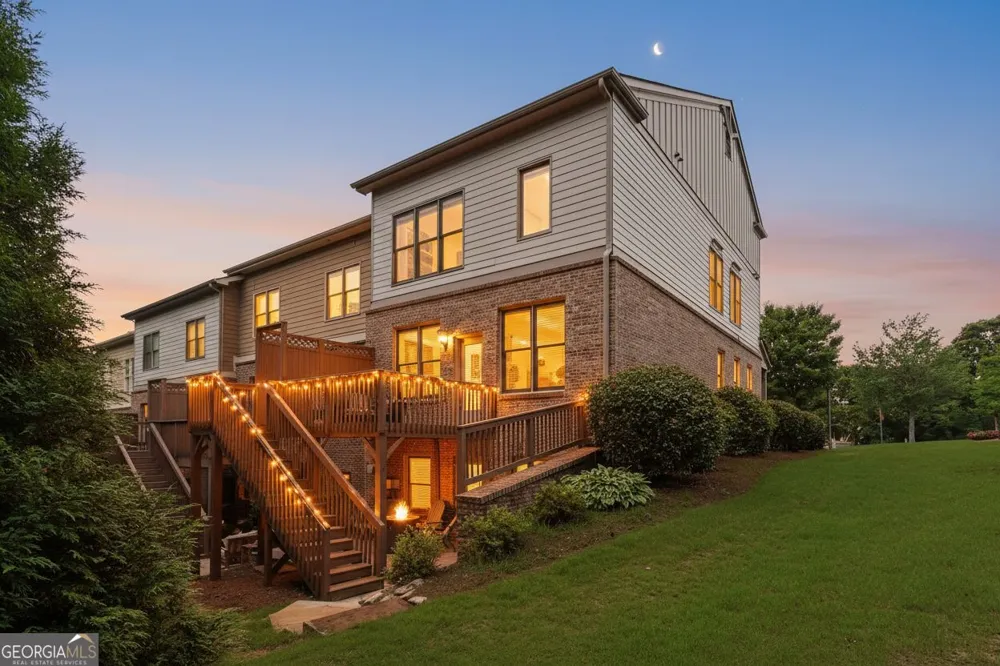 6921 Fellowship LN Flowery Branch, GA 30542