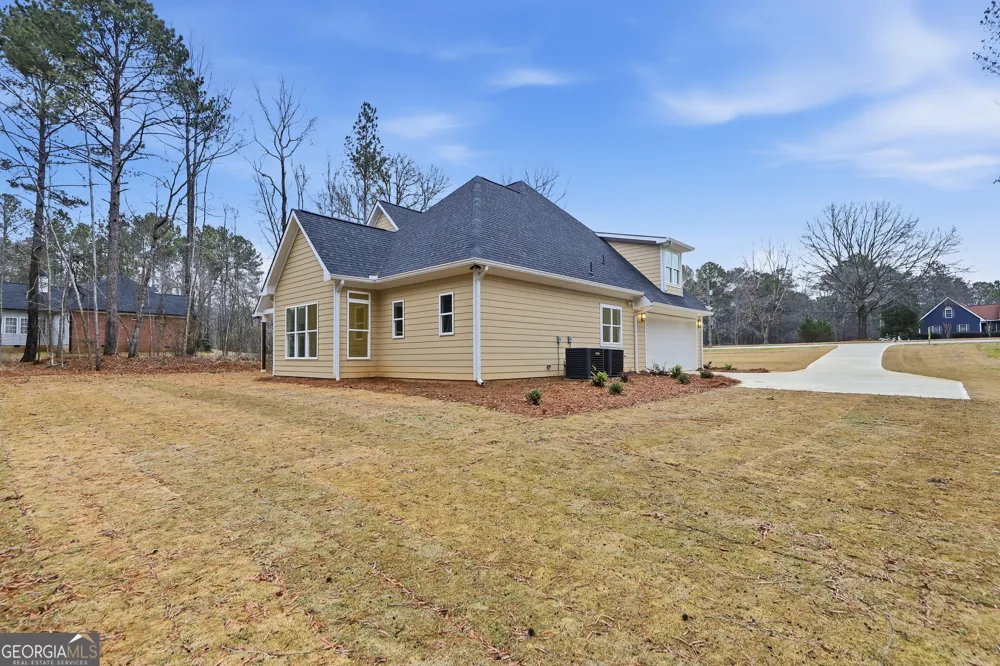 370 Harbour Shores DR Jackson, GA 30233