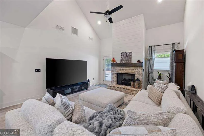 40 Puckett RD SE Emerson, GA 30137