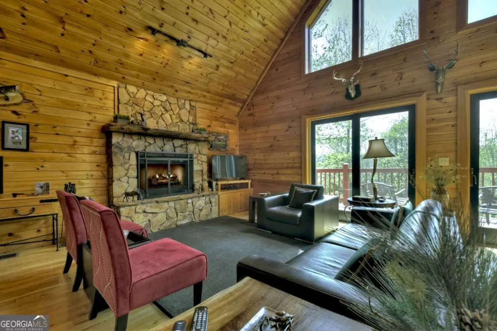 256 Bailey Farm LN Mineral Bluff, GA 30559