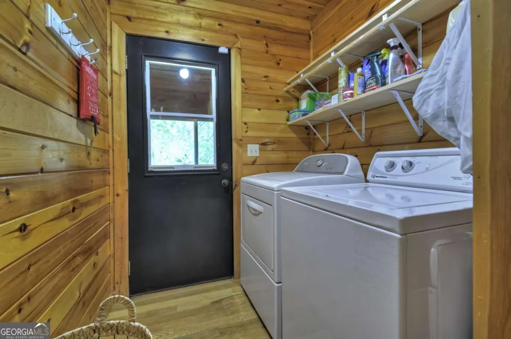 256 Bailey Farm LN Mineral Bluff, GA 30559