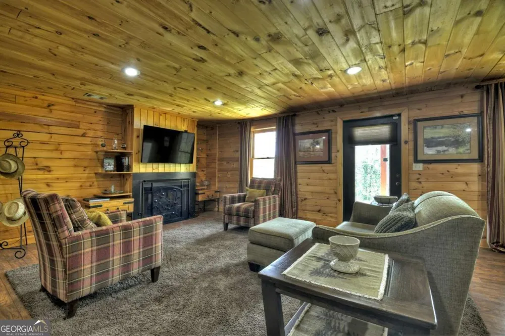 256 Bailey Farm LN Mineral Bluff, GA 30559
