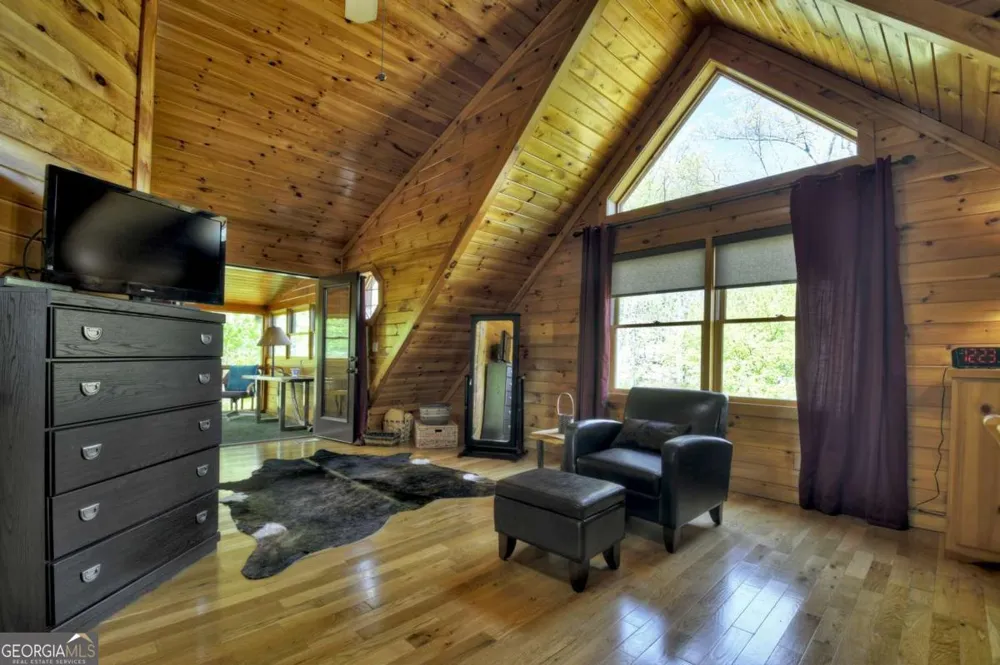 256 Bailey Farm LN Mineral Bluff, GA 30559