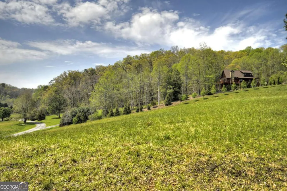 256 Bailey Farm LN Mineral Bluff, GA 30559