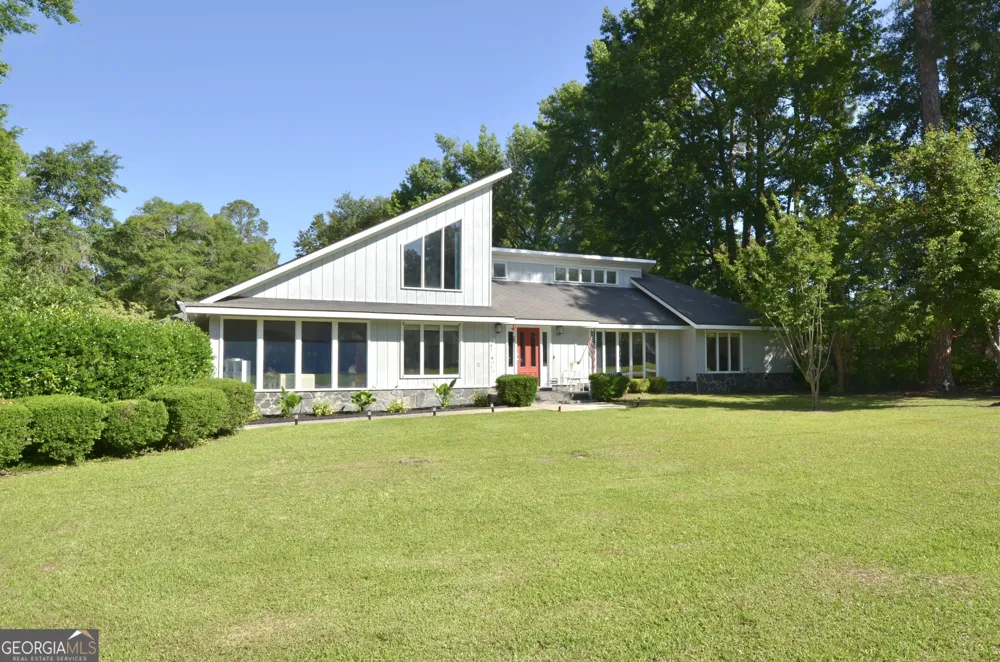 1222 4th AVE Eastman, GA 31023